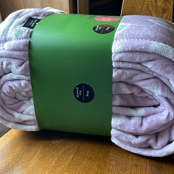 πHPπππ©Άβ οΈKATE SPADE β οΈ NWT! King Size Soft & Plush Blanket! - Picture 13 of 14